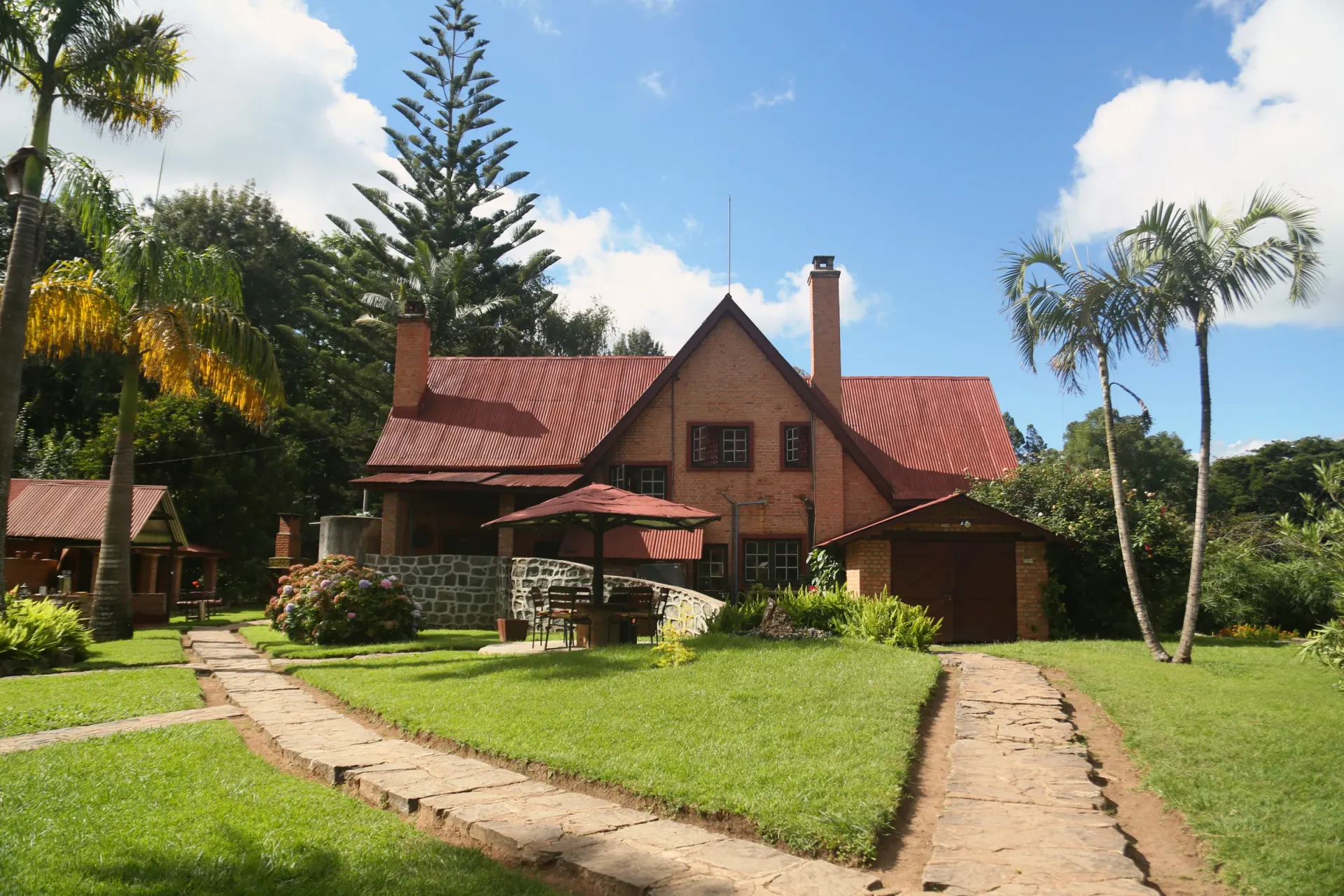 The brick main house at Mullers seen from outside